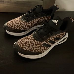 Leopard Adidas size 6 in boys